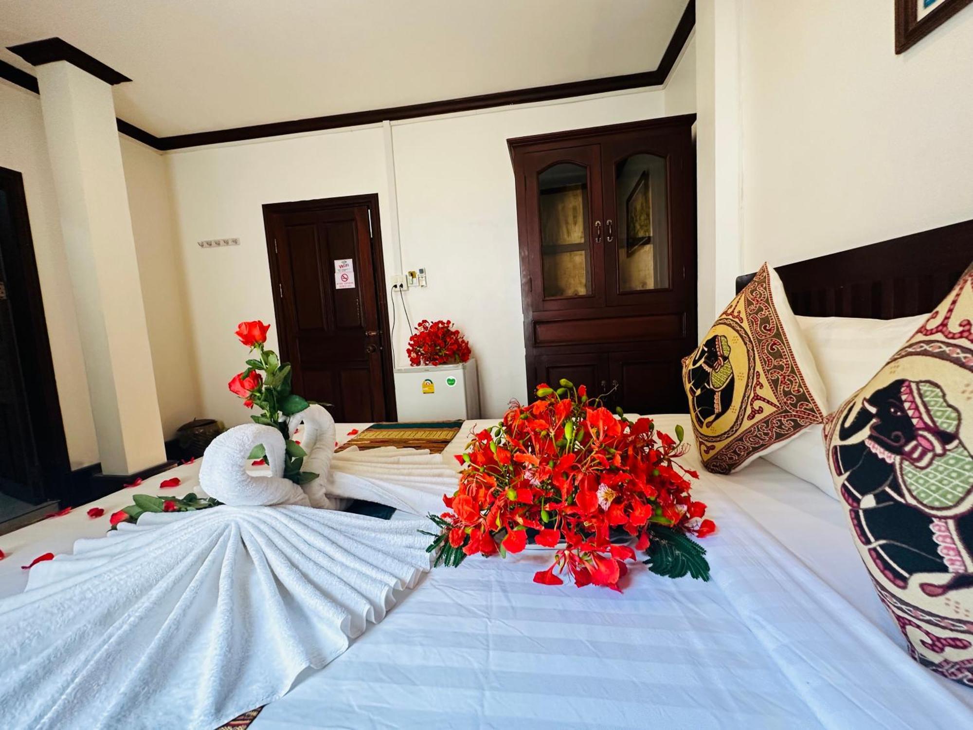 Thatsaphone Hotel Luang Prabang Dış mekan fotoğraf